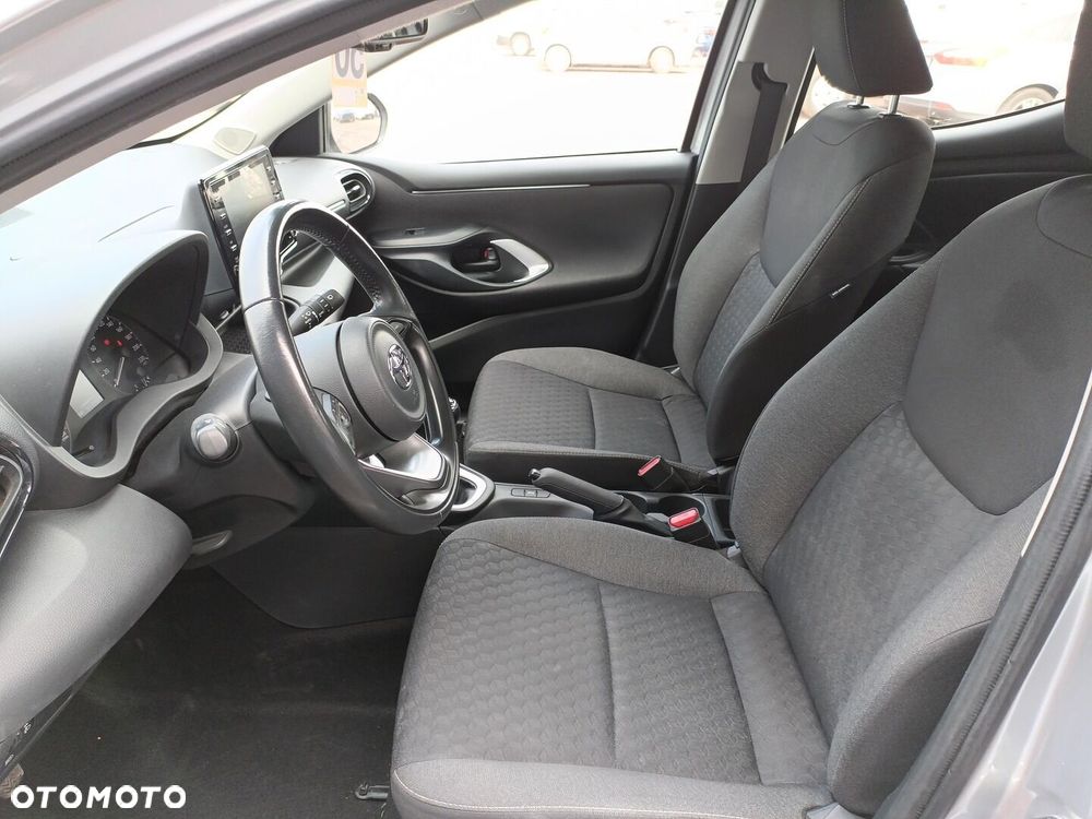 Toyota Yaris - 10