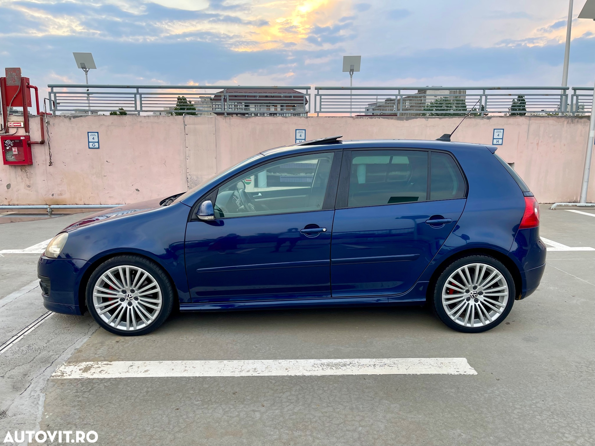 Volkswagen Golf 2.0 TDI GT Sport - 5
