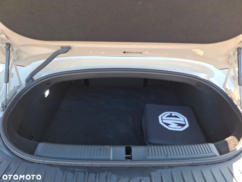 MG Cyberster 77kWh AWD Czerwony Dach - 6