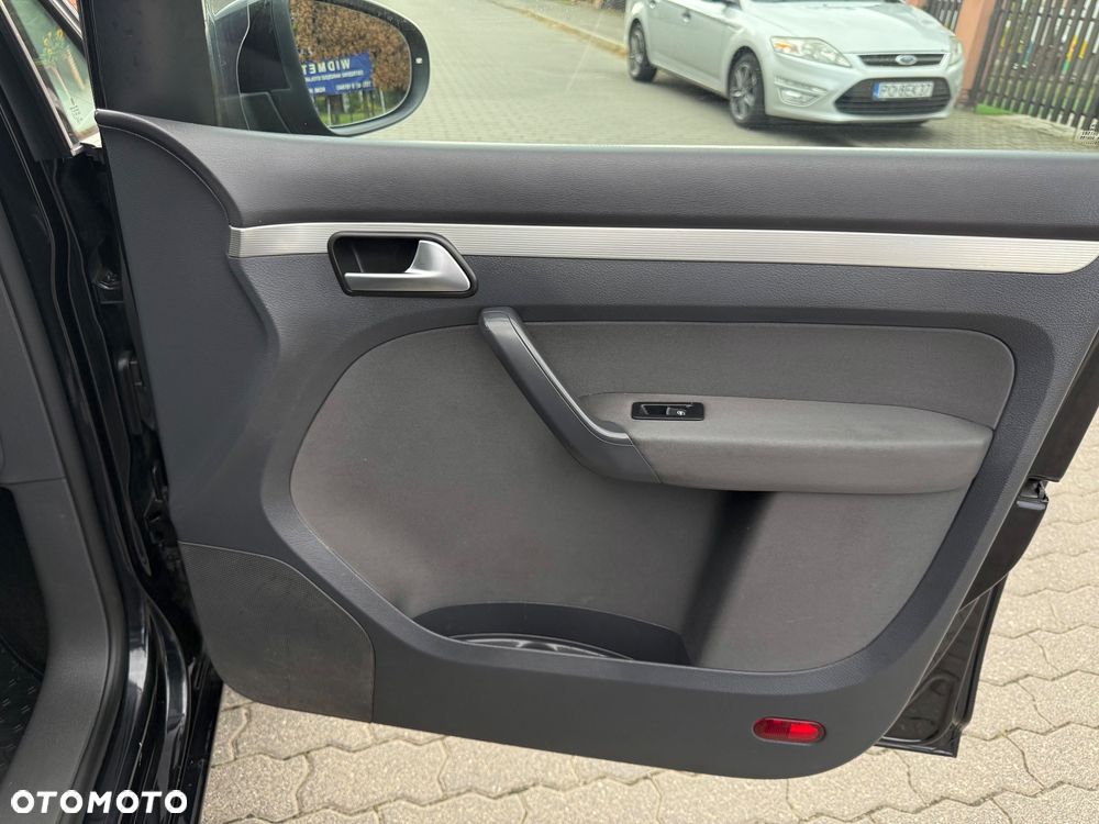 Volkswagen Touran 2.0 TDI DPF DSG Highline - 13