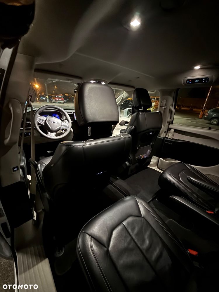 Chrysler Pacifica - 15