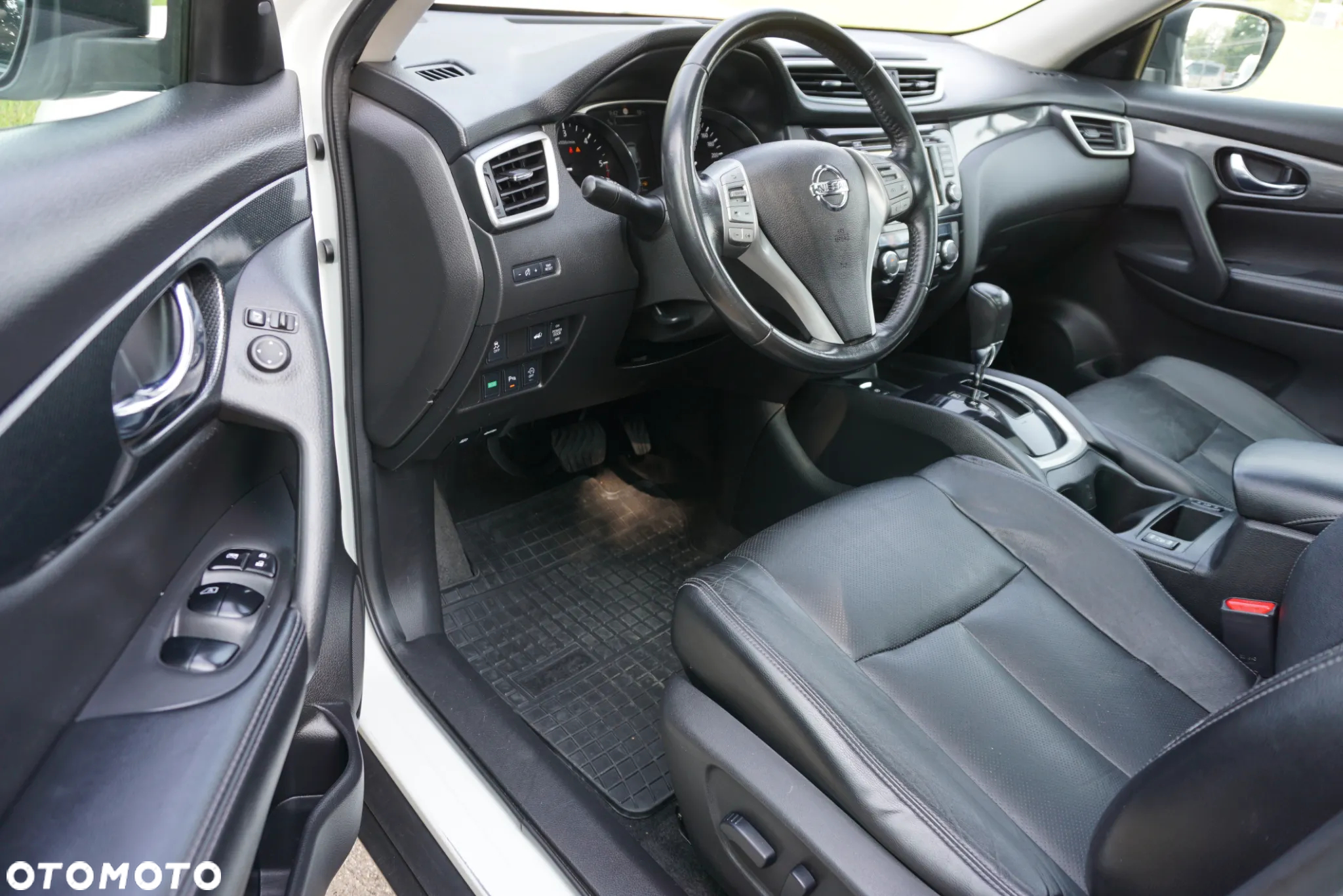 Nissan X-Trail 1.6 DCi N-Connecta 2WD Xtronic 7os - 9
