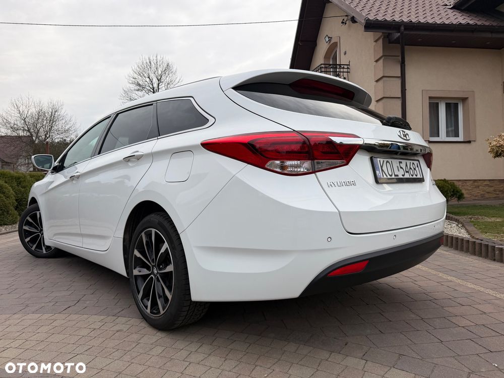 Hyundai i40 Kombi 1.7 CRDi DCT Premium - 11