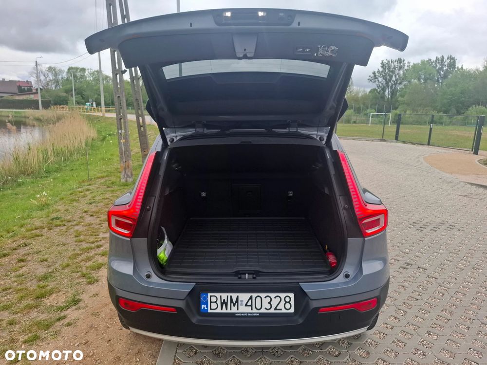 Volvo XC 40 T5 AWD Geartronic Momentum Pro - 31