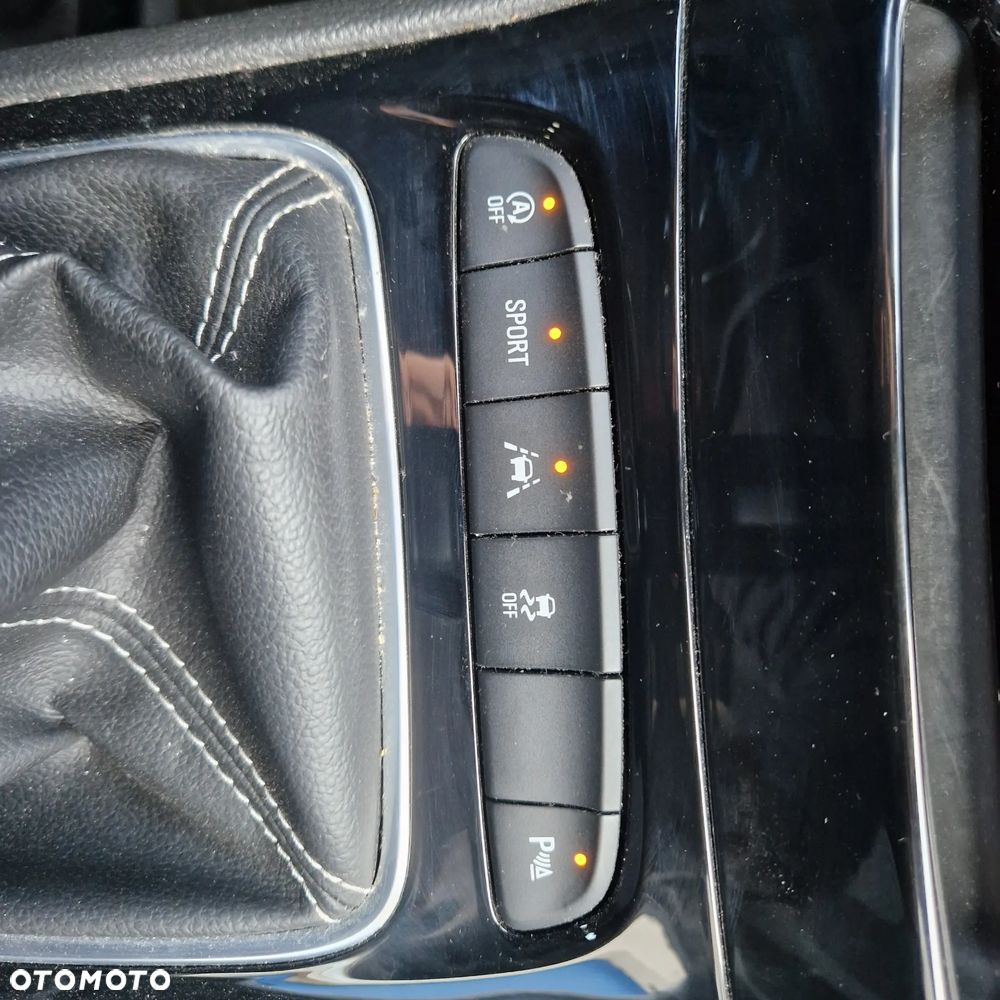 Opel Astra 1.0 Turbo Start/Stop Dynamic - 17