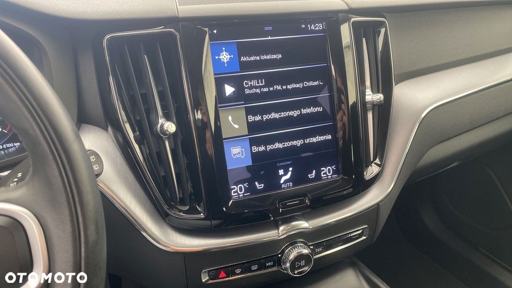 Volvo XC 60 B4 D AWD Momentum Pro - 19