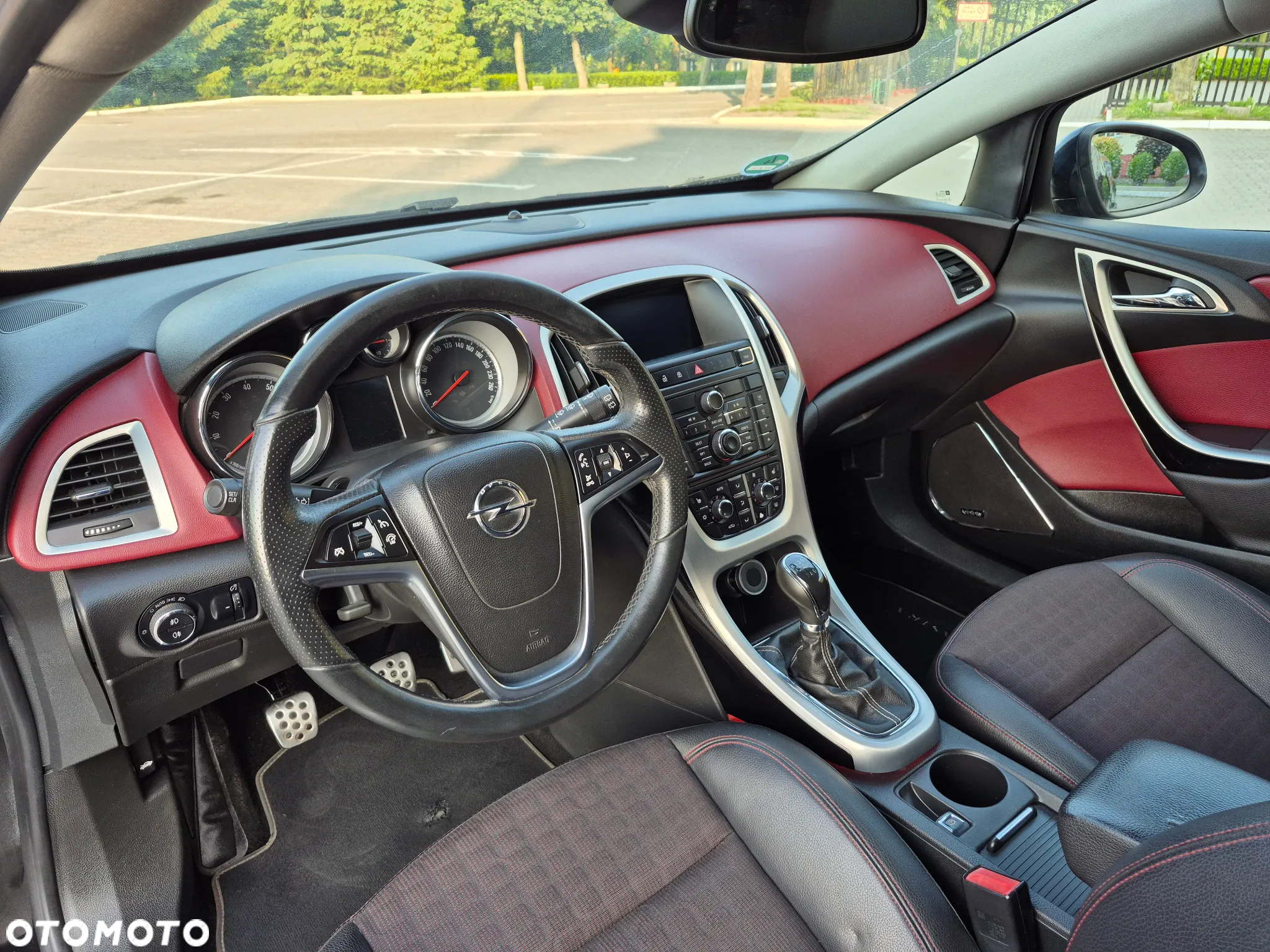 Opel Astra IV GTC 1.6 T Sport - 20