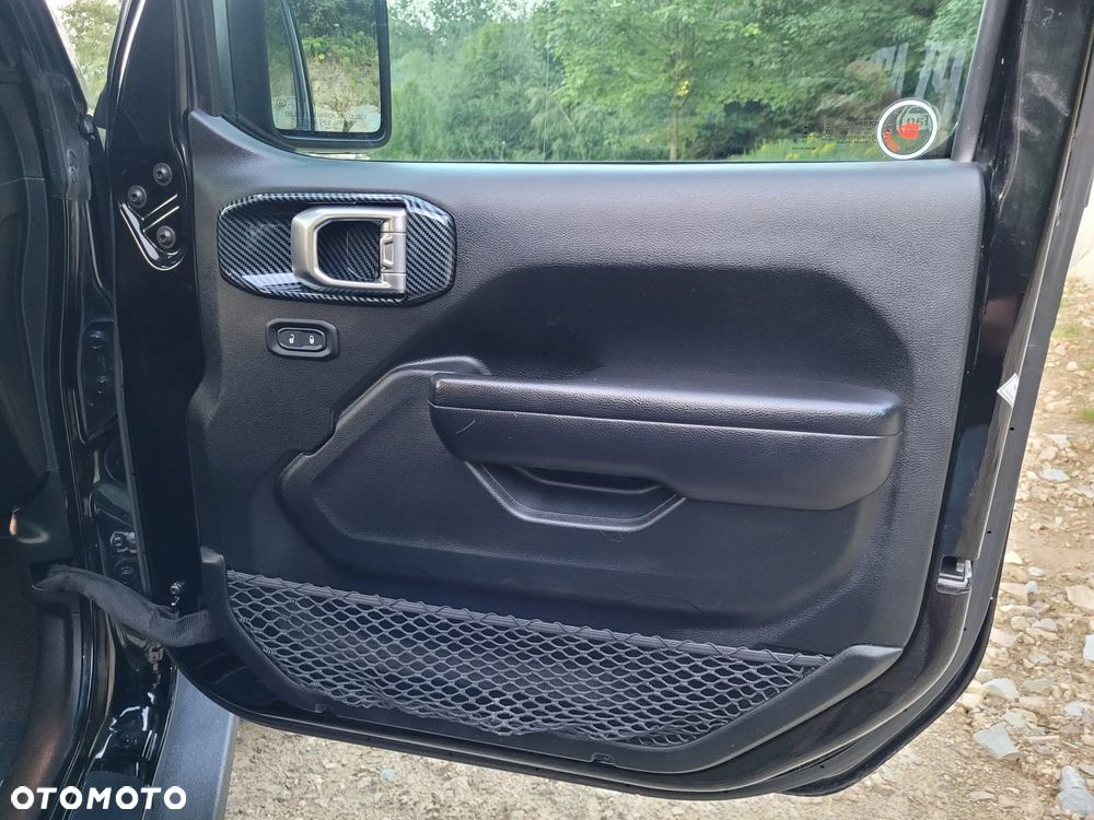 Jeep Wrangler - 25