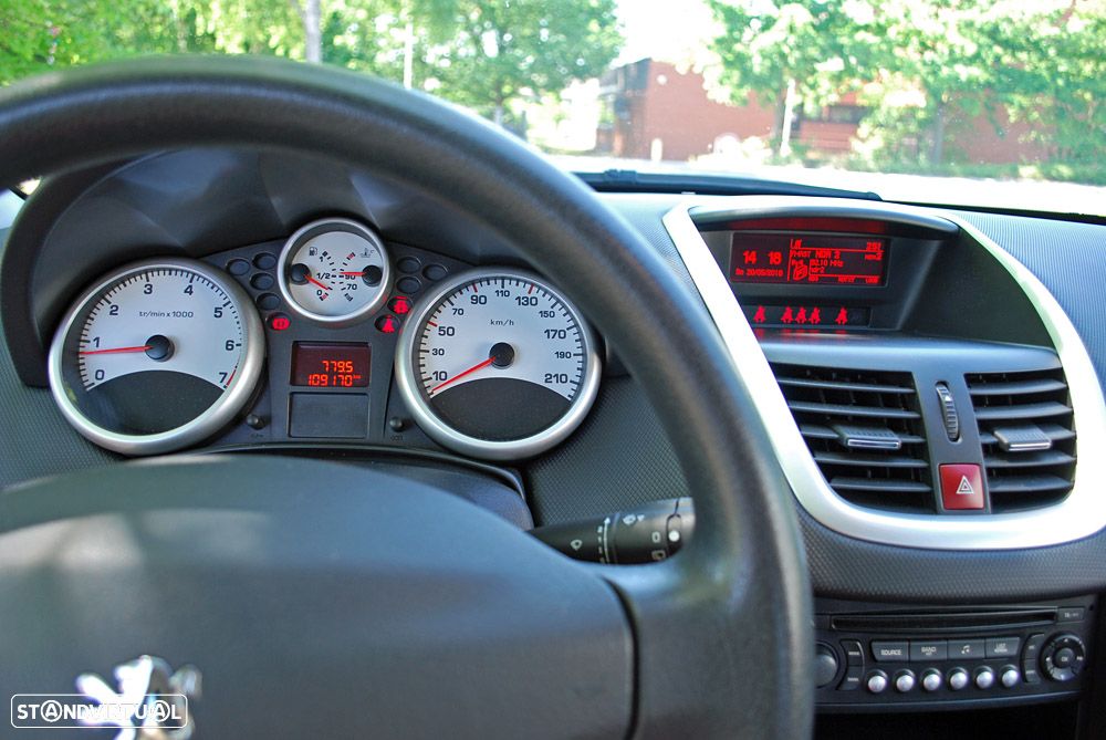 Peugeot 207 1.4 16V Trendy - 2