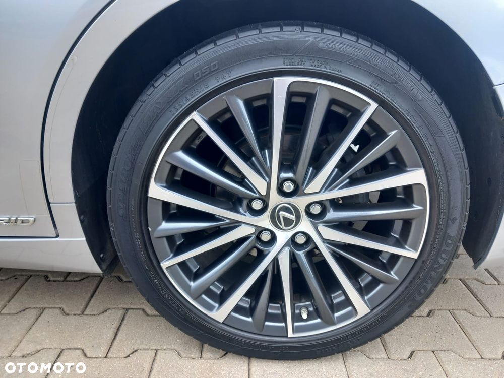 Lexus ES 300h Prestige - 11