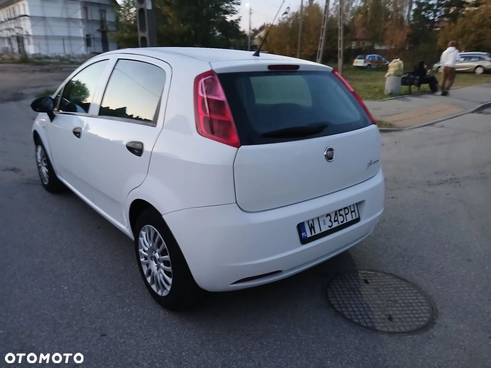 Fiat Grande Punto 2009 photo 3