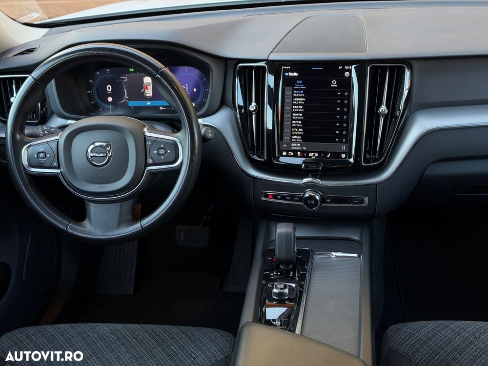 Volvo XC 60 B4 MHEV AWD Momentum Pro - 14