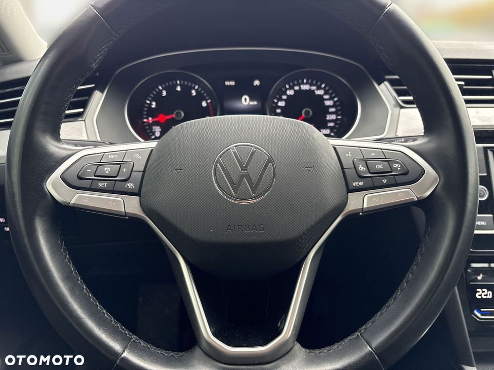 Volkswagen Passat - 21