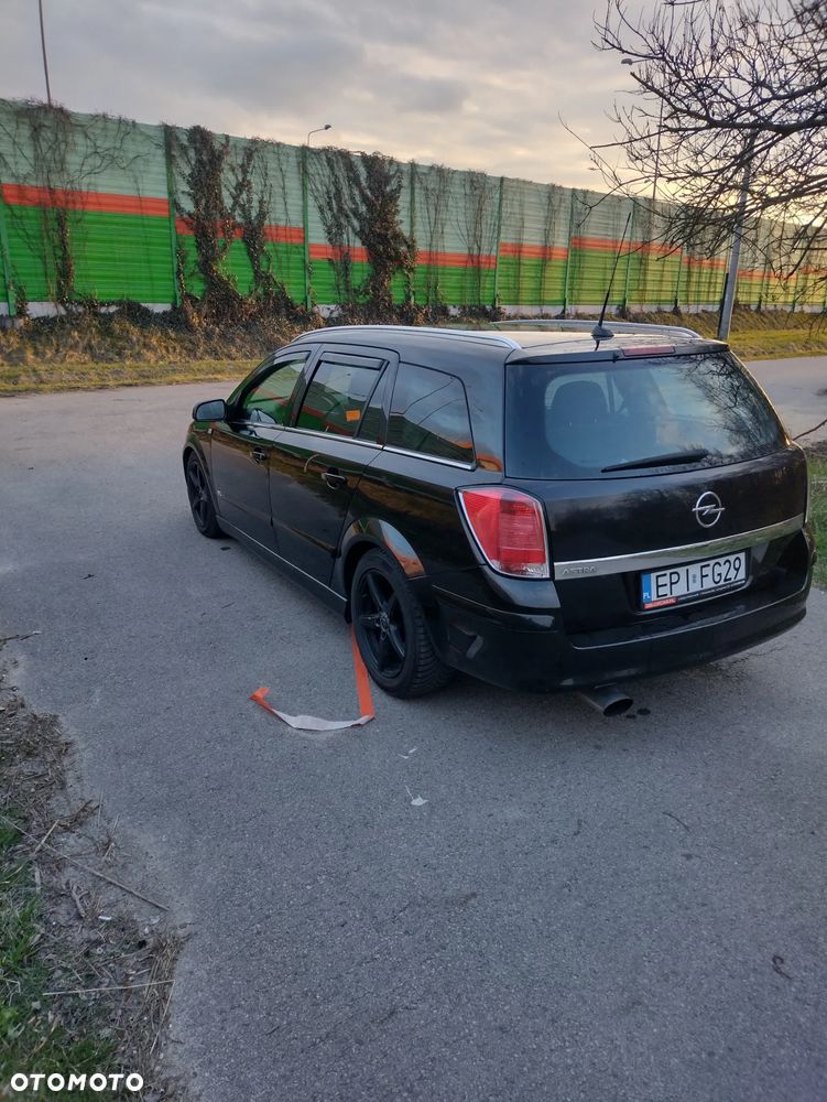 Opel Astra 1.6 Turbo - 3