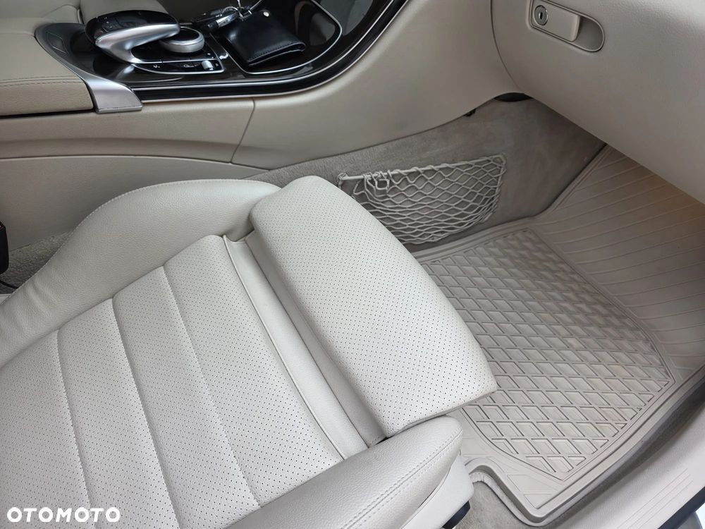 Mercedes-Benz Klasa C 200 4-Matic 9G-Tronic - 7