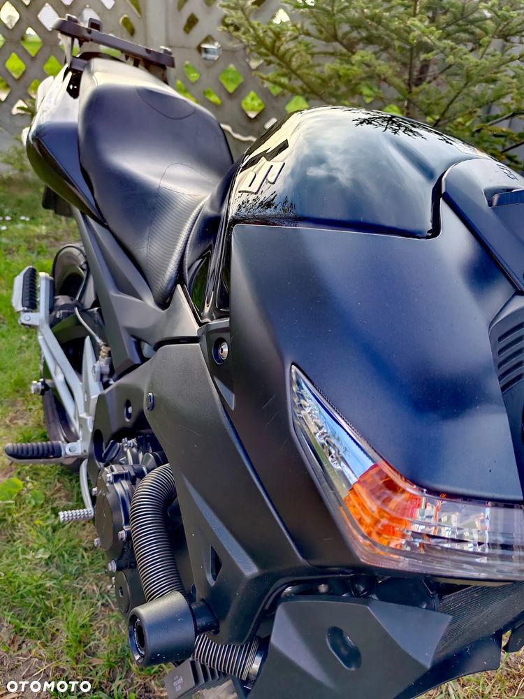 Suzuki GSR - 5