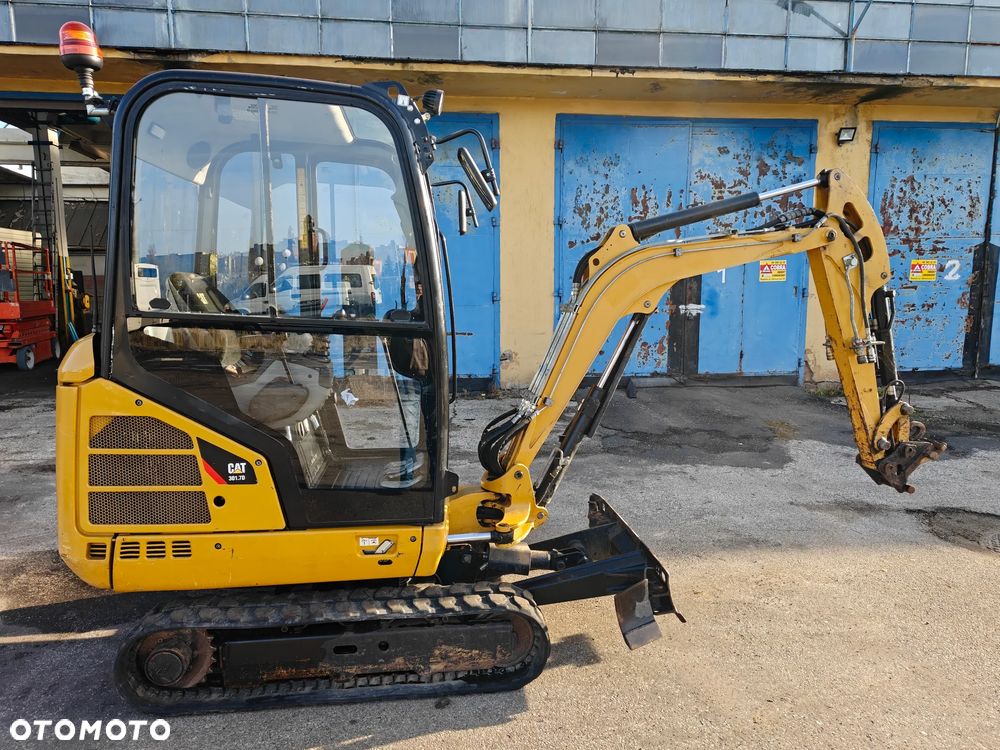 Caterpillar 301.7D - 4
