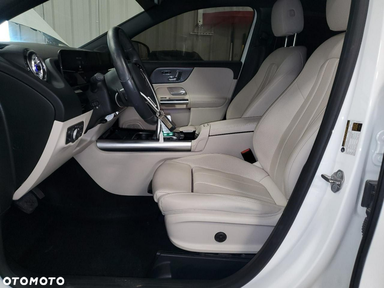 Mercedes-Benz GLA - 10