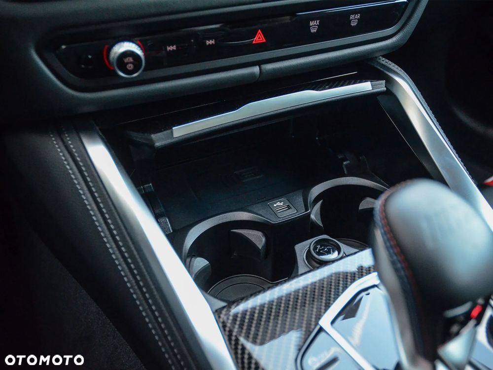 BMW M4 Competition M xDrive - 33