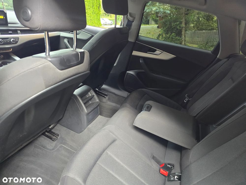 Audi A4 Avant 2.0 TDI S tronic - 9