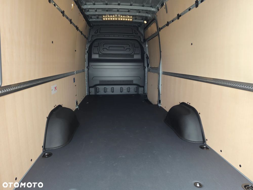 Mercedes-Benz Sprinter - 22