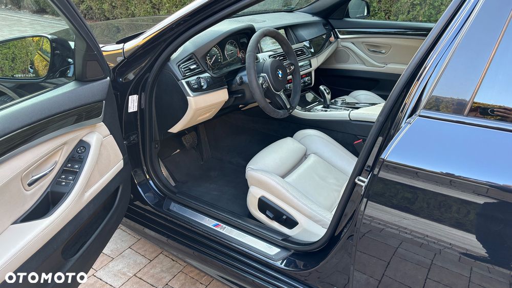 BMW Seria 5 525d xDrive - 6