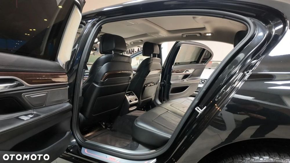 BMW Seria 7 750Li xDrive Edition Exclusive - 28
