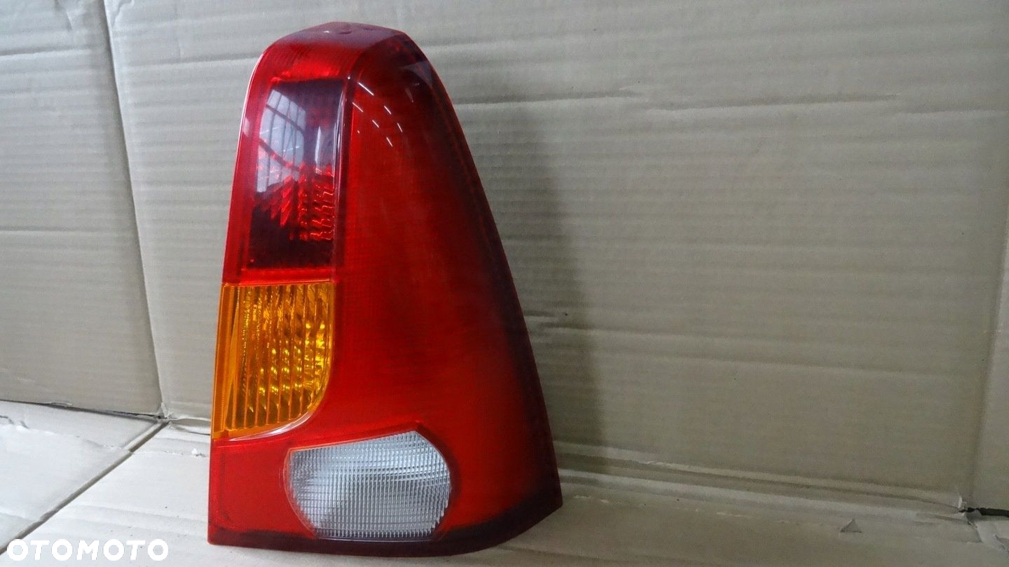DACIA LOGAN I 1 LAMPA PRAWA TYL TYLNA - 3