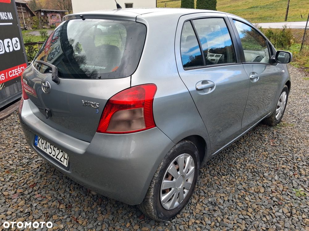 Toyota Yaris 2007 photo 4