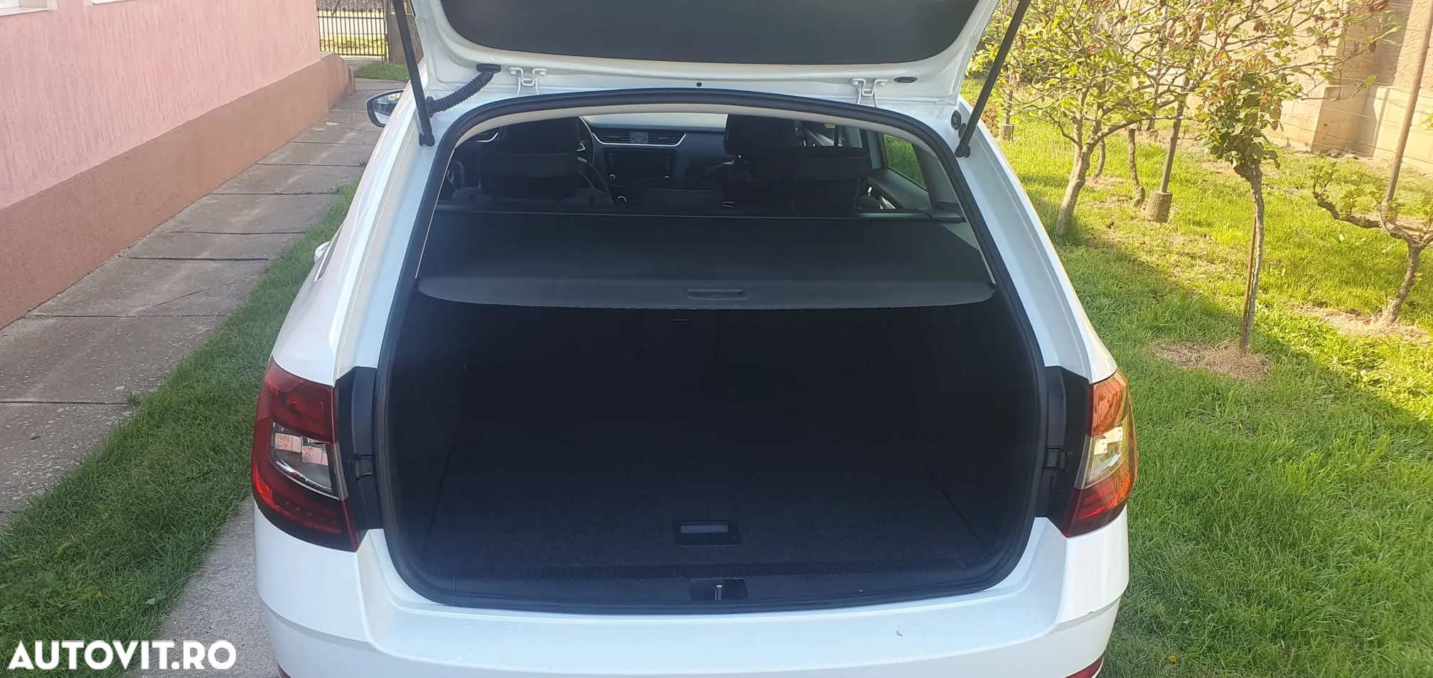 Skoda Octavia Combi Diesel 2.0 TDI Style - 5