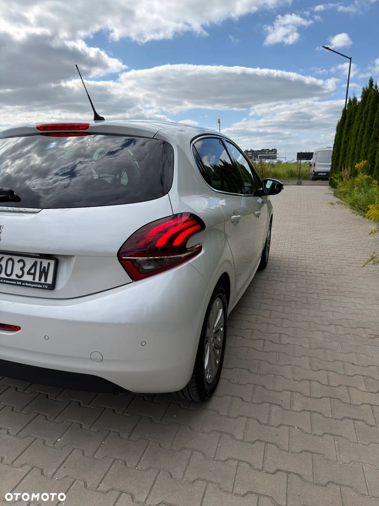 Peugeot 208 1.2 PureTech Allure S&S EAT6 - 7