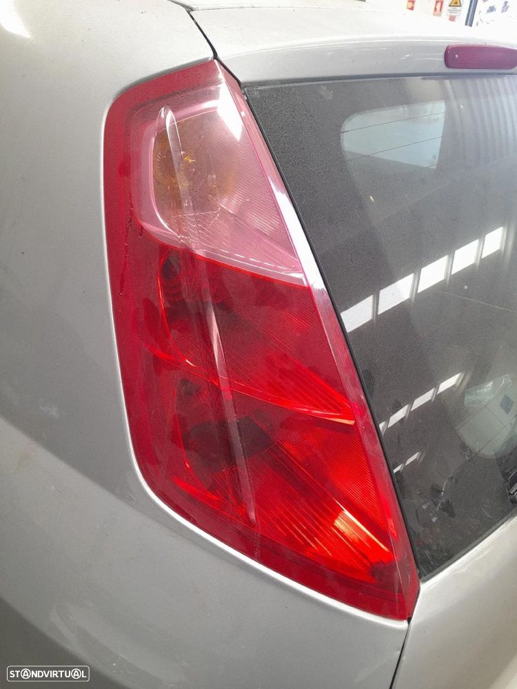 Farolim esquerdo FIAT Grande Punto (199_) - 1