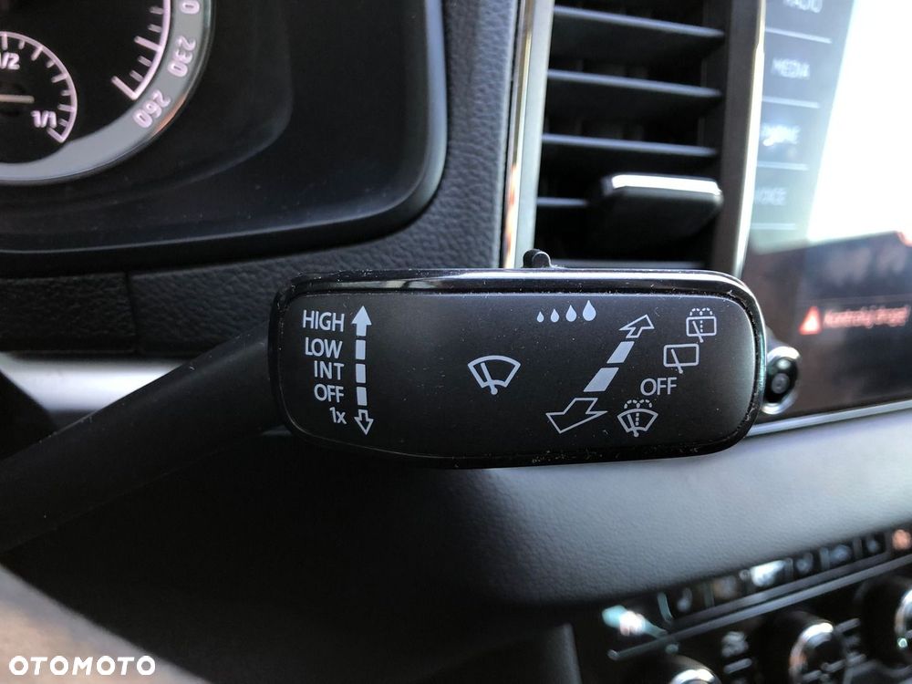 Skoda Karoq 1.5 TSI ACT GPF 4x2 Style - 26