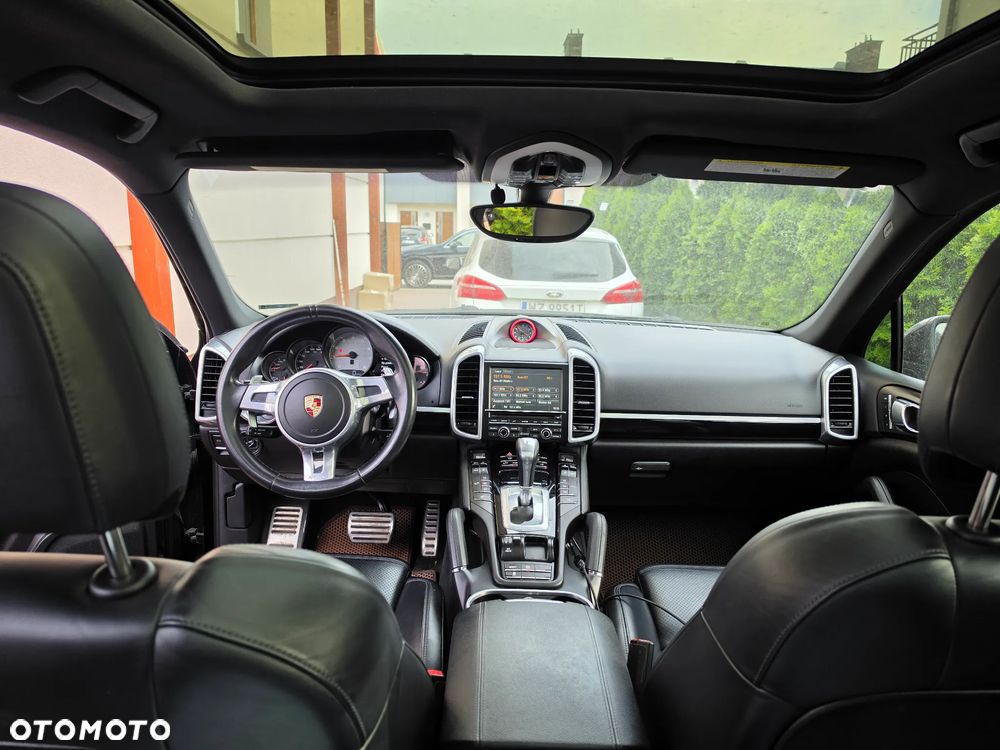 Porsche Cayenne S - 2