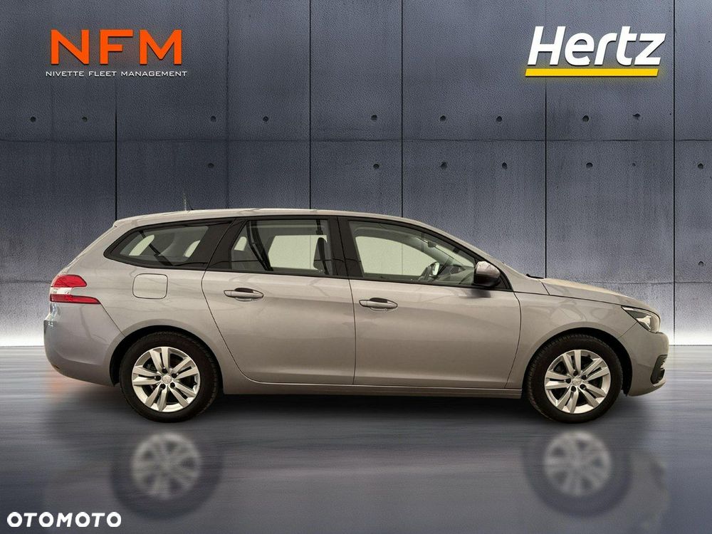 Peugeot 308 - 8