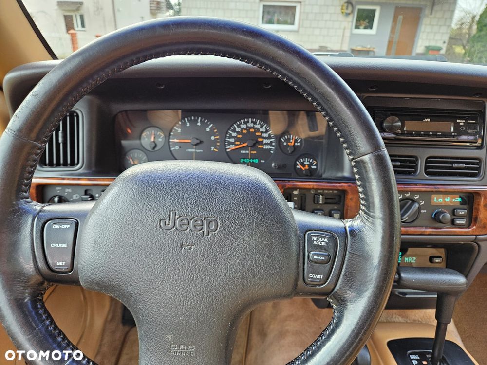 Jeep Grand Cherokee - 13