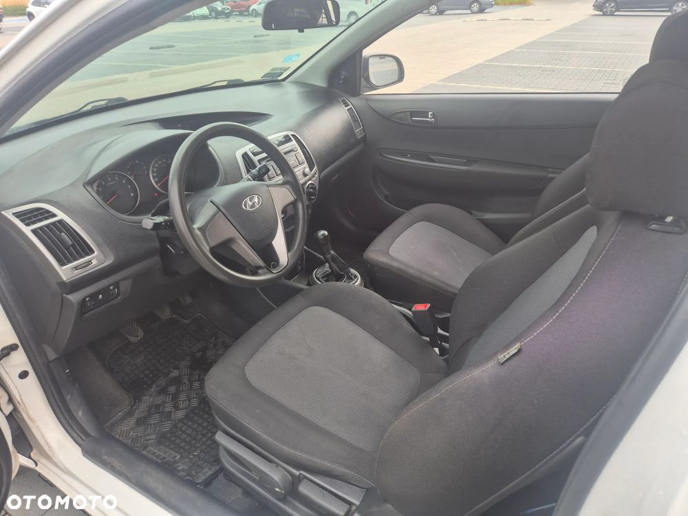 Hyundai i20 1.25 Classic + - 9