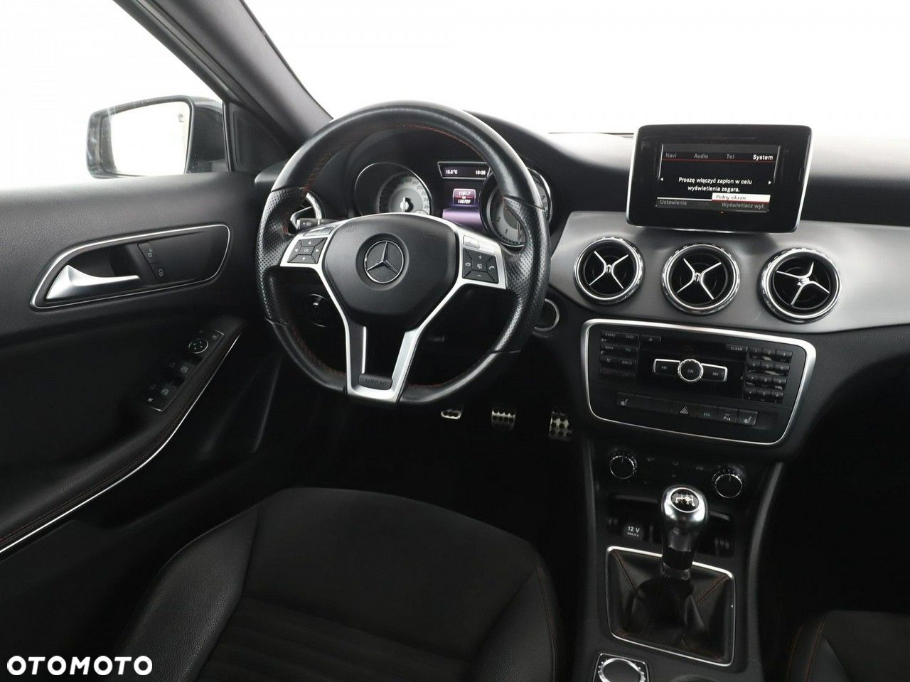 Mercedes-Benz GLA - 16
