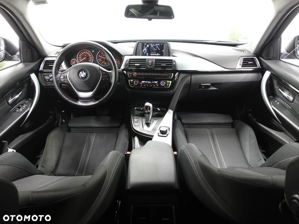 BMW Seria 3 325d Blue Performance Sport Line - 28