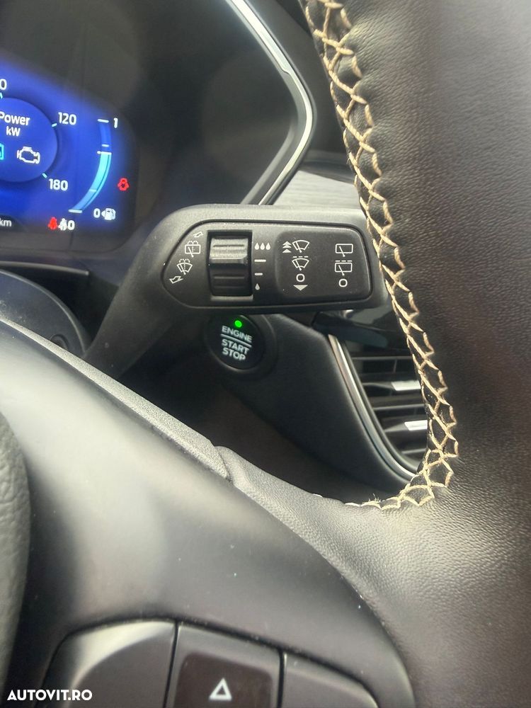 Ford Kuga - 30