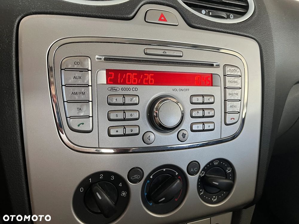 Ford Focus 1.6 Ambiente - 9