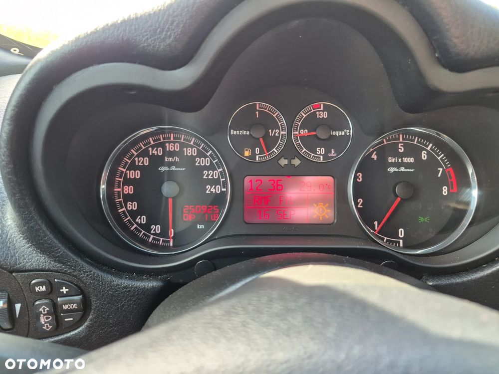 Alfa Romeo 147 1.6 Twin Spark Limited TI - 8