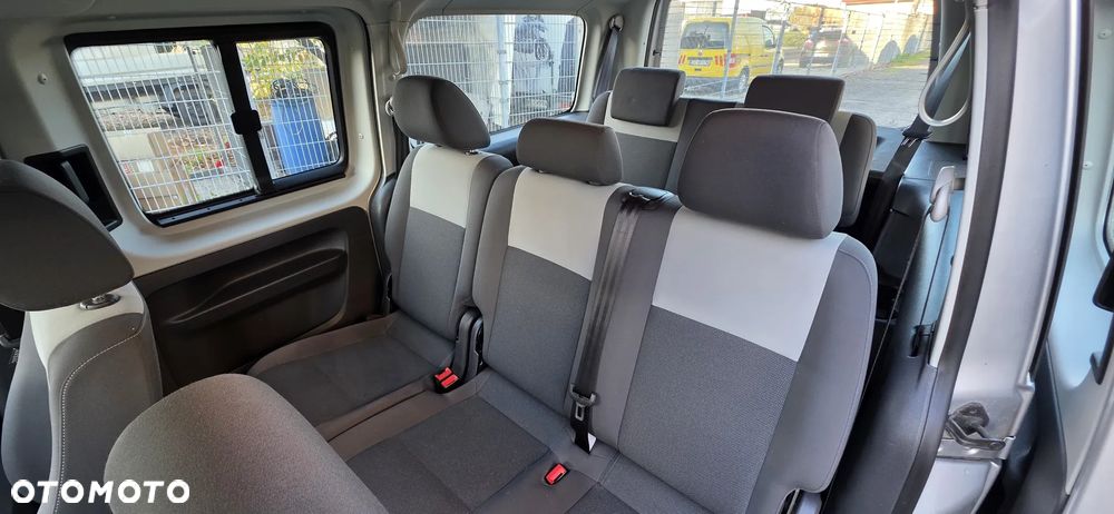 Volkswagen Caddy 1.6 TDI (7-Si.) Edition 30 - 9