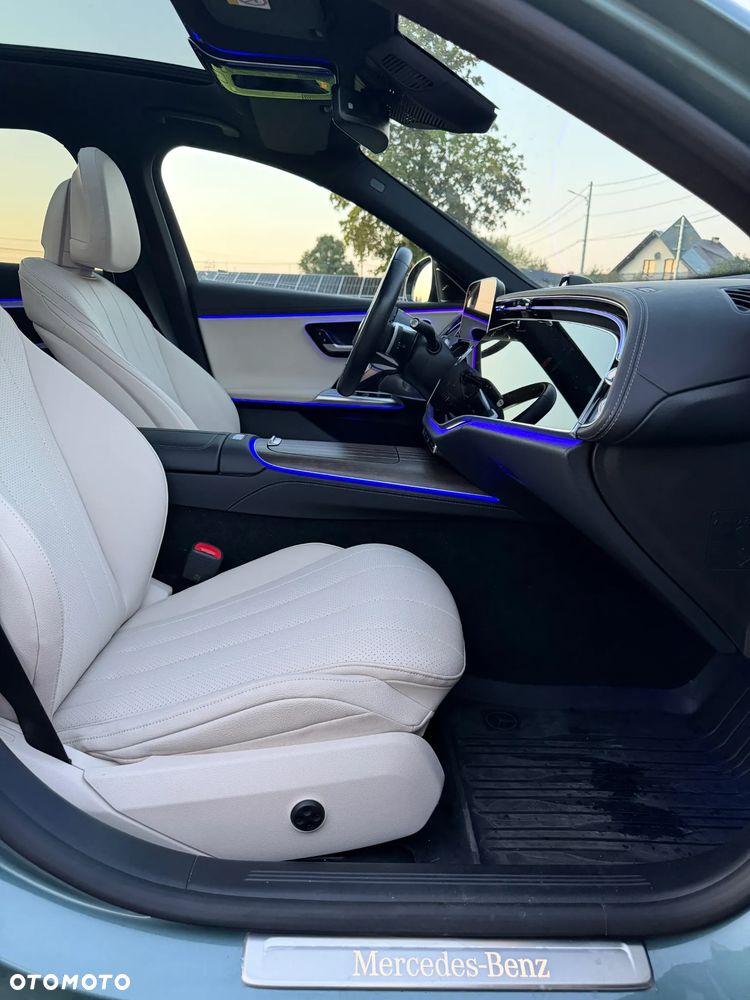 Mercedes-Benz Klasa E 220 d mHEV 4-Matic AMG 9G-Tronic - 33
