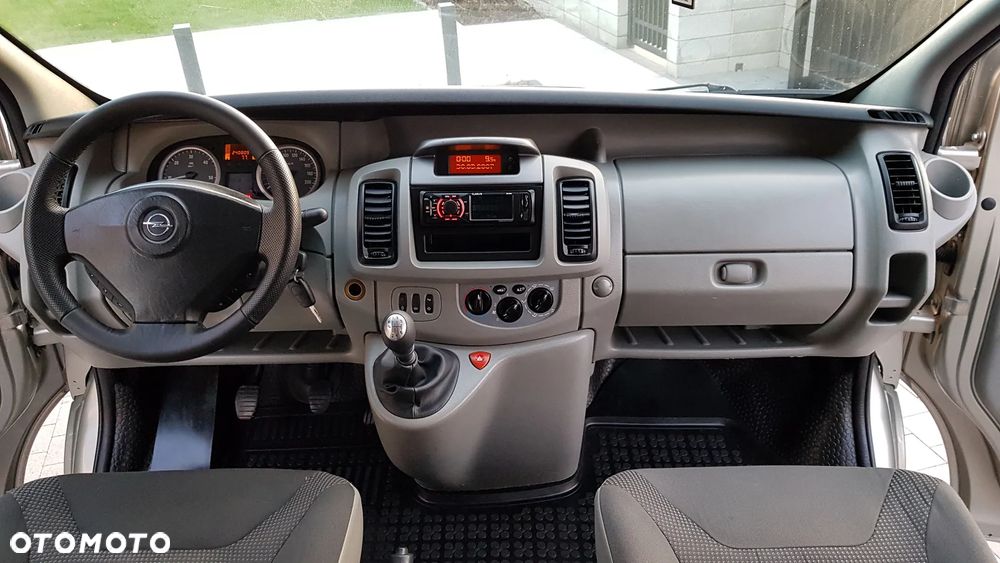 Opel Vivaro ver-2-0-tdci-titanium - 19