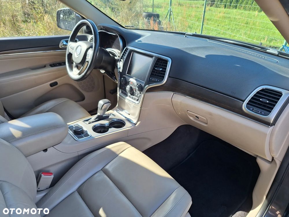Jeep Grand Cherokee - 13