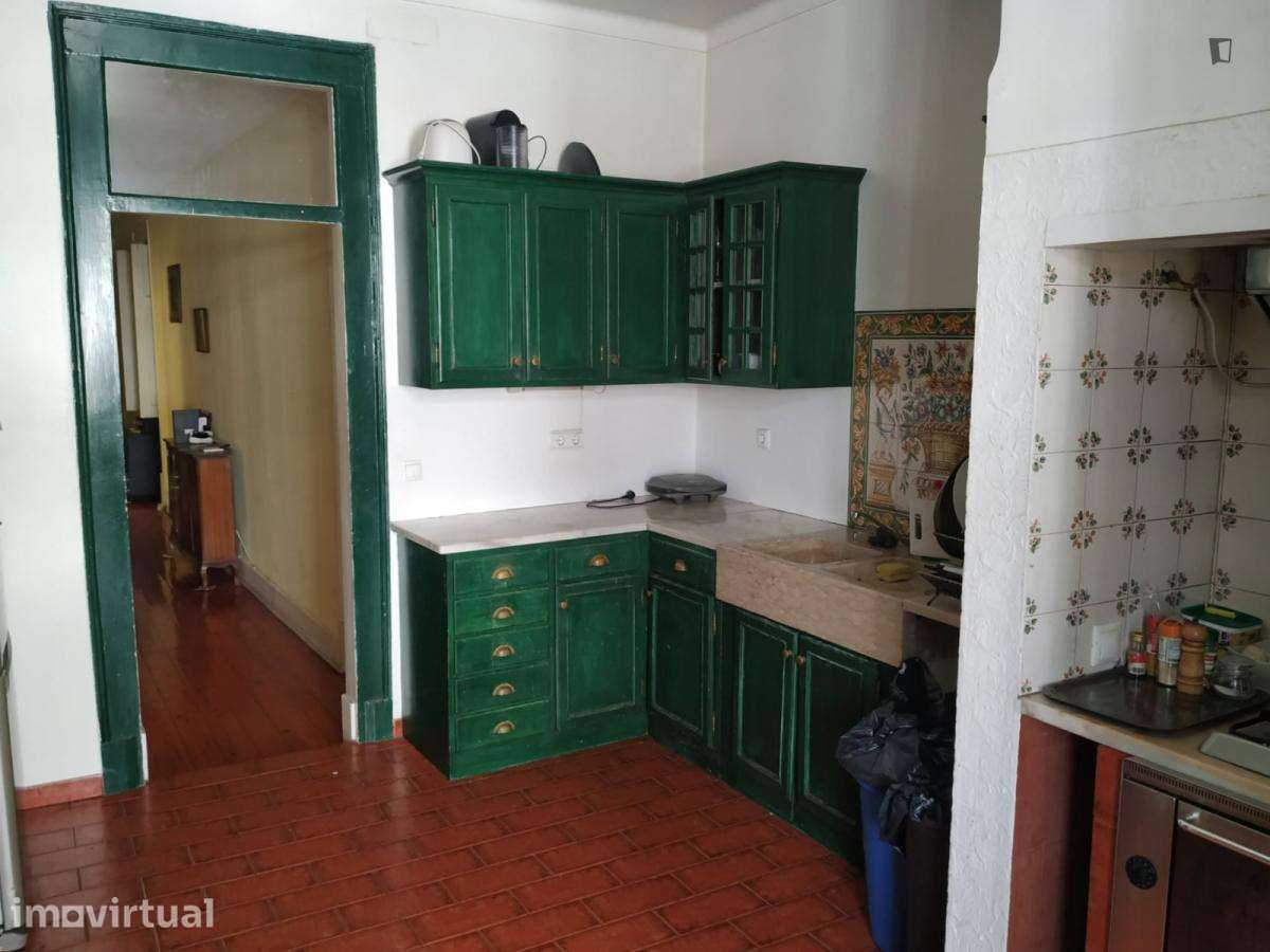 Cama - localizado em Penha de França Lisbon - Grande imagem: 4/7