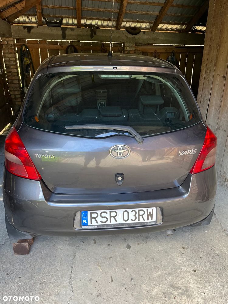 Toyota Yaris 1.3 Terra - 8