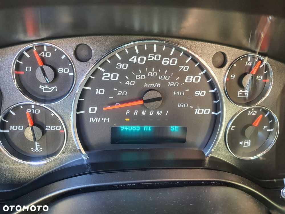 Chevrolet Express - 8