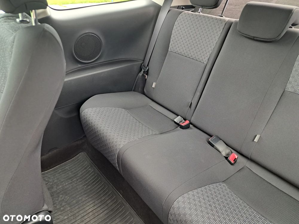 Toyota Yaris 1.33 Active - 24